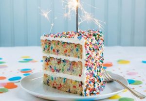 Dainos apie GIMTADIENĮ